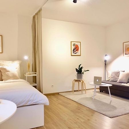 NEU - gemütliches und modernes Apartment mit Stellplatz Coblenza Exterior foto