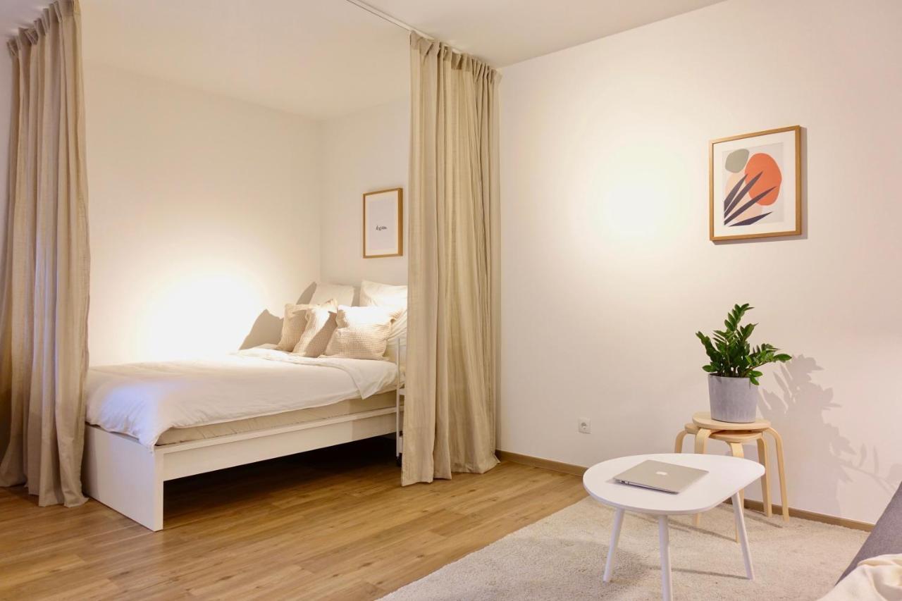 NEU - gemütliches und modernes Apartment mit Stellplatz Coblenza Exterior foto