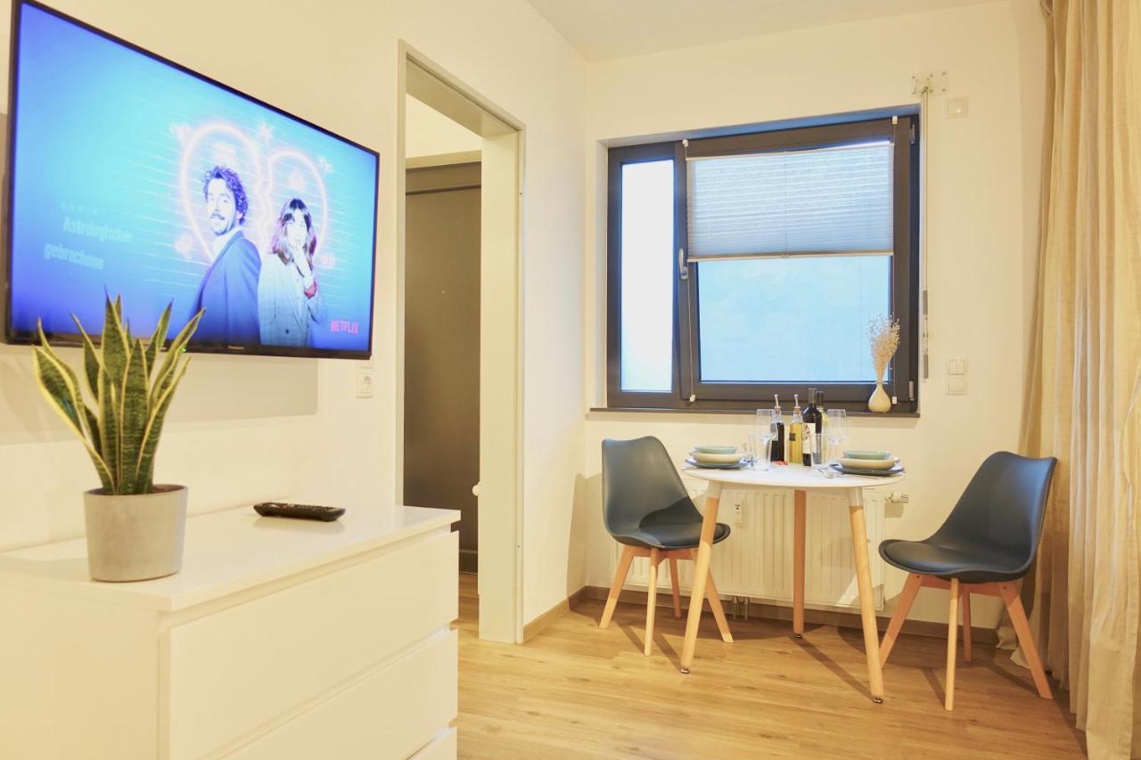 NEU - gemütliches und modernes Apartment mit Stellplatz Coblenza Exterior foto