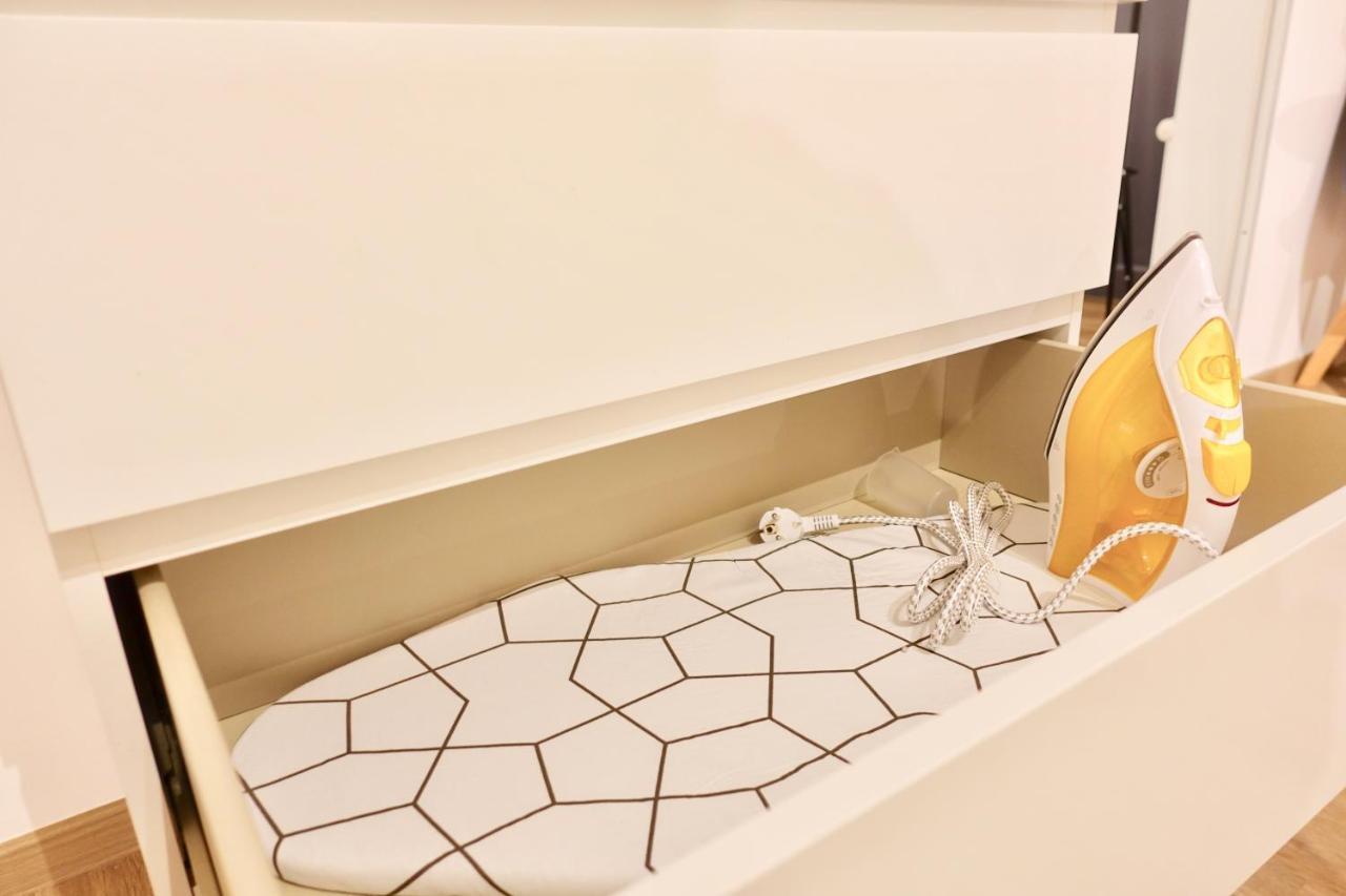 NEU - gemütliches und modernes Apartment mit Stellplatz Coblenza Exterior foto