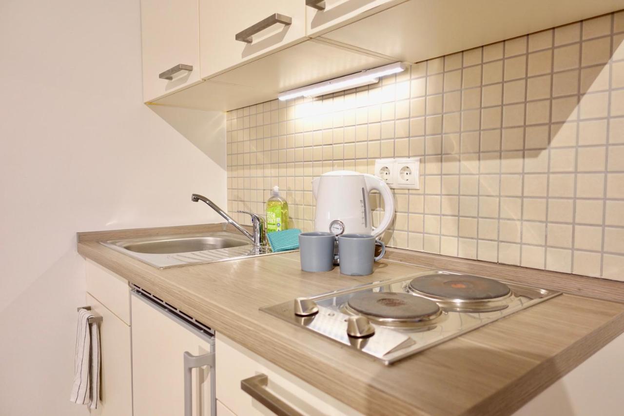 NEU - gemütliches und modernes Apartment mit Stellplatz Coblenza Exterior foto
